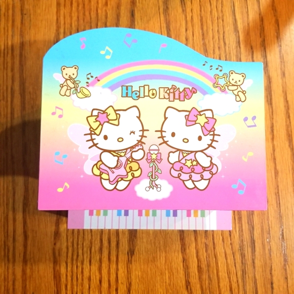 Sarino Other - HOST PICK Hello Kitty Music Box Piano